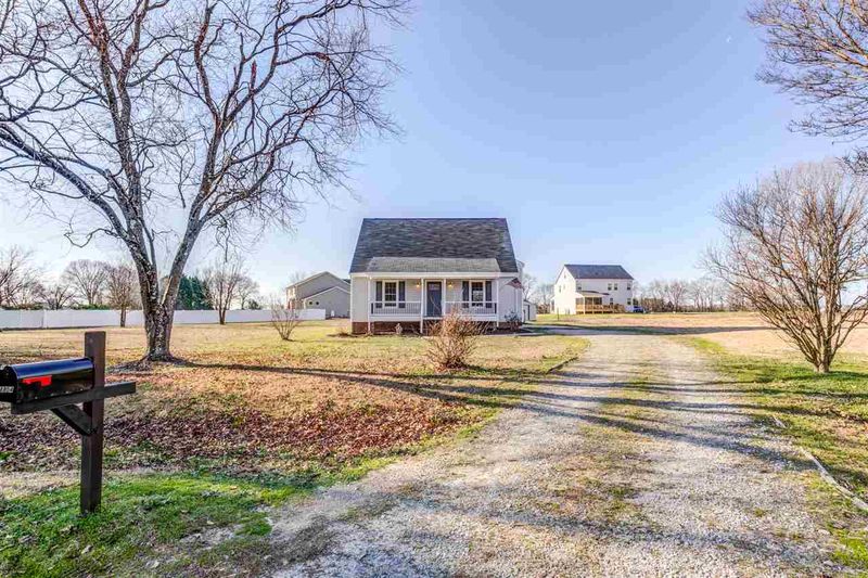 8804 Garnet Cir, Willow Springs, NC 27592