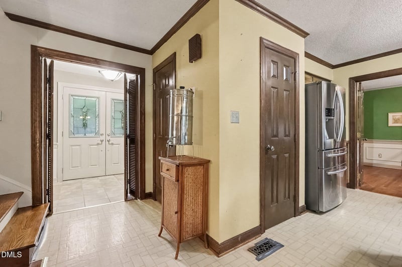 8804 N View Ct, Raleigh, NC 27613