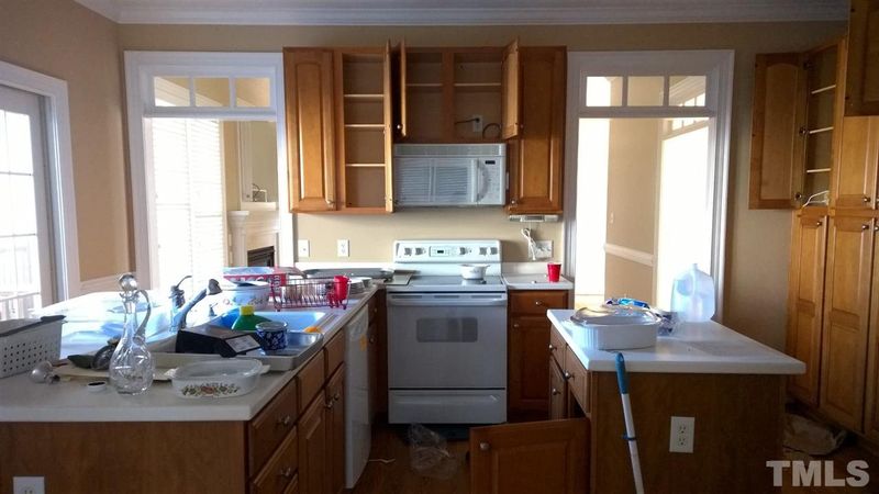 881 Carlton St, Clayton, NC 27520