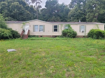 881 Precision Ct, Hope Mills, NC 28348