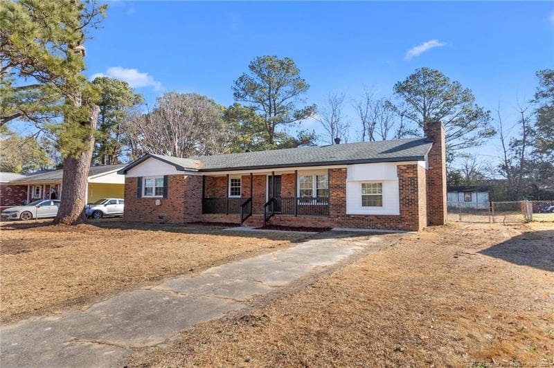 881 Sunbury Dr, Fayetteville, NC 28311