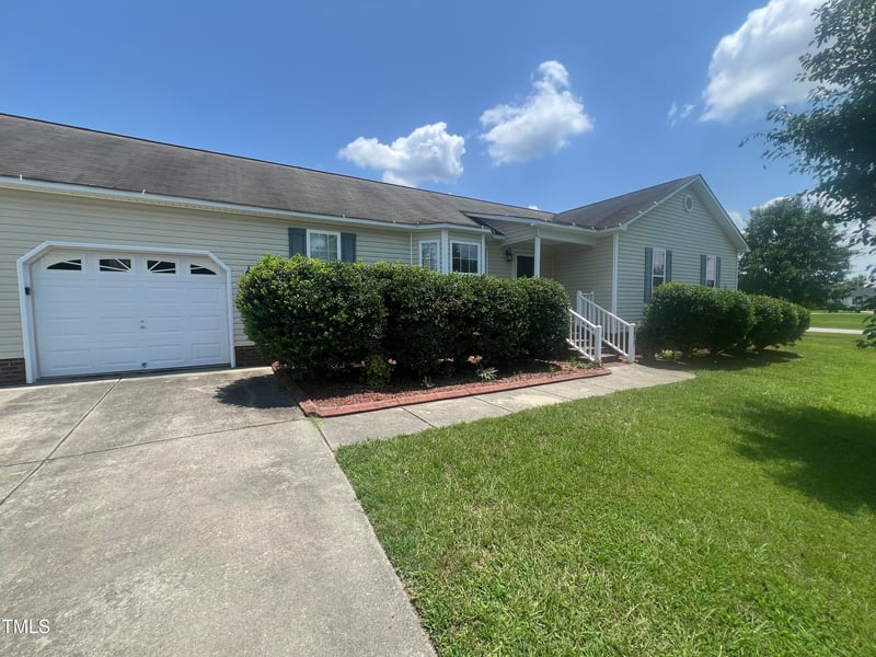 8812 Love Field Ct, Willow Springs, NC 27592