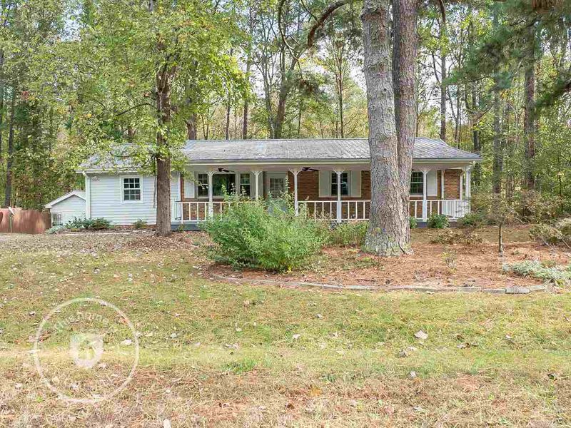8812 Rollingwood Rd, Chapel Hill, NC 27516