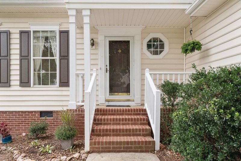 8813 Harps Mill Rd, Raleigh, NC 27615