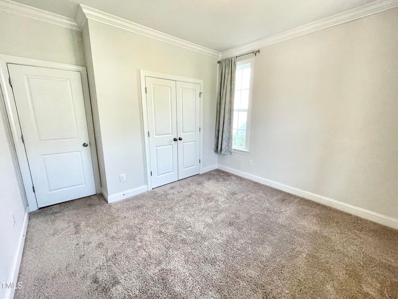 8813 Moss Glen Dr, Raleigh, NC 27617