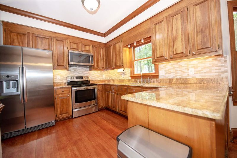 8816 Donnington Dr, Raleigh, NC 27615