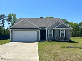 882 Avery Pond Dr, Fuquay Varina, NC 27526