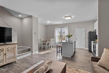 882 John St, Clayton, NC 27520