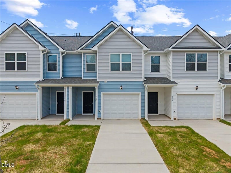 882 John St, Clayton, NC 27520