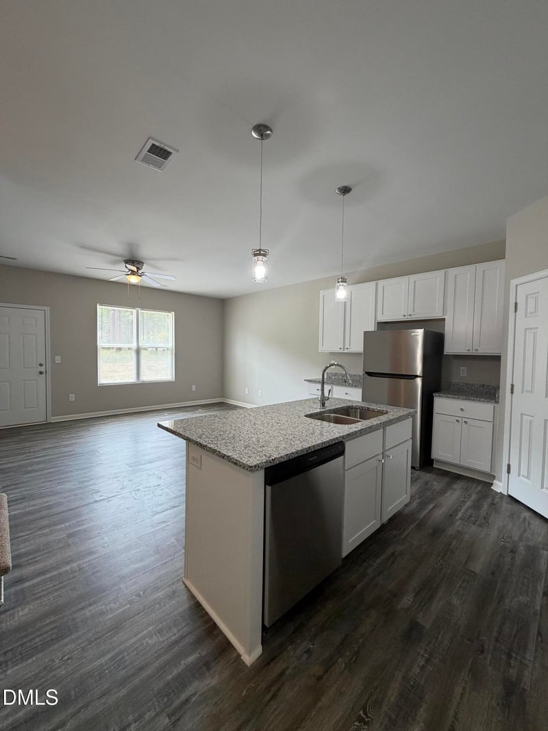 882 John St, Clayton, NC 27520
