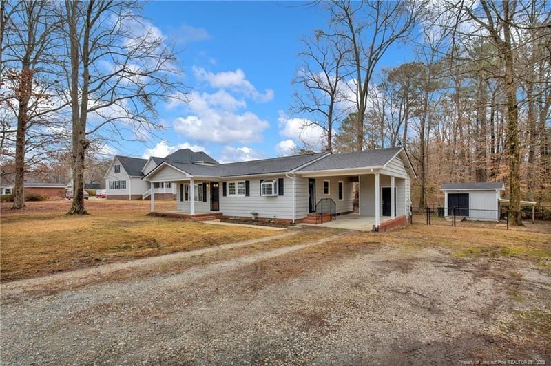 882 Middle Rd, Fayetteville, NC 28312