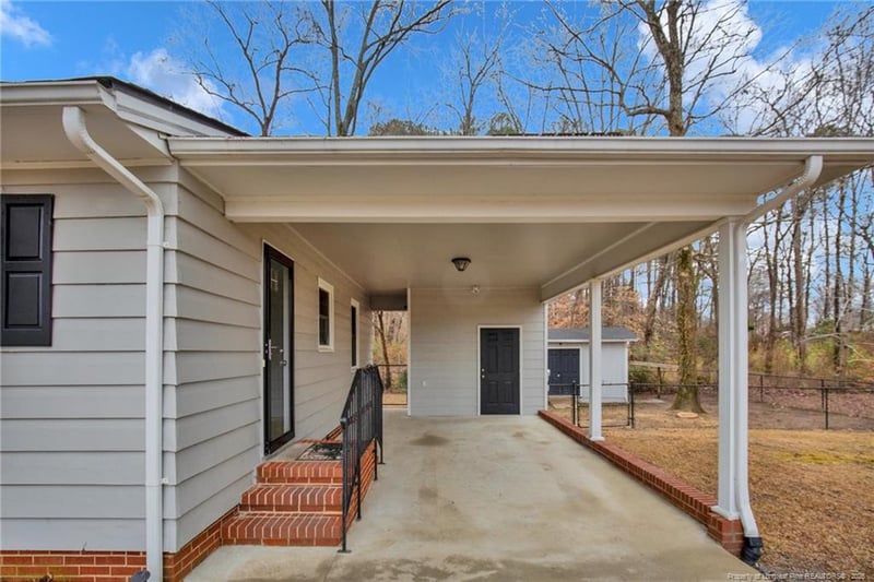 882 Middle Rd, Fayetteville, NC 28312