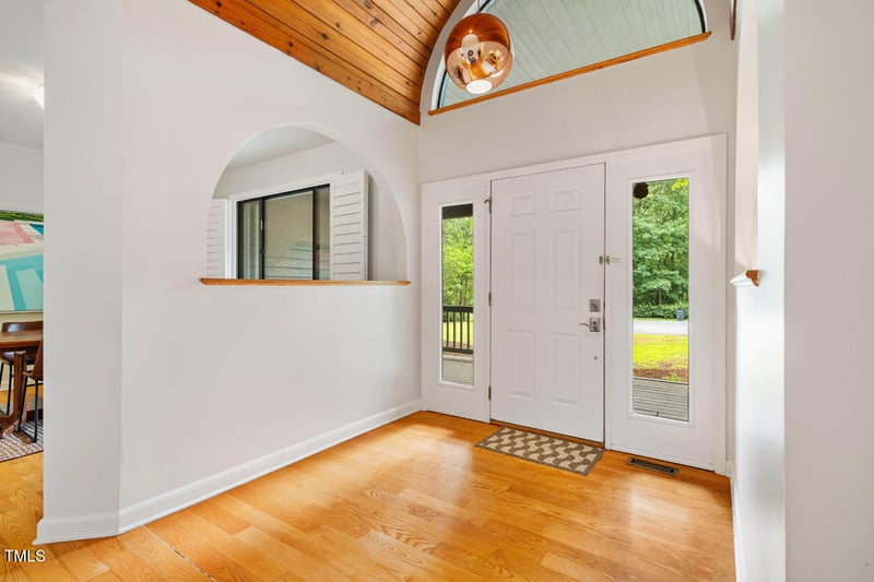 8821 Oconee Ct, Chapel Hill, NC 27516