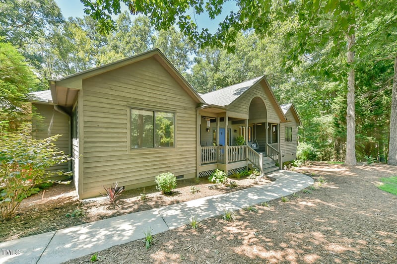 8821 Oconee Ct, Chapel Hill, NC 27516