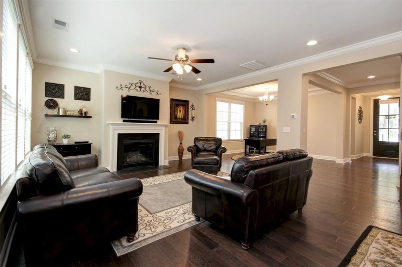 8825 Moss Glen Dr, Raleigh, NC 27617