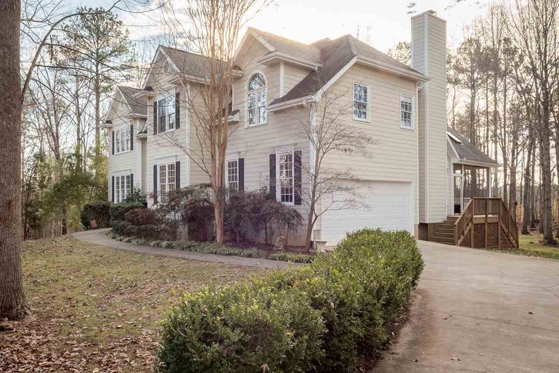 8826 Oconee Ct, Chapel Hill, NC 27516