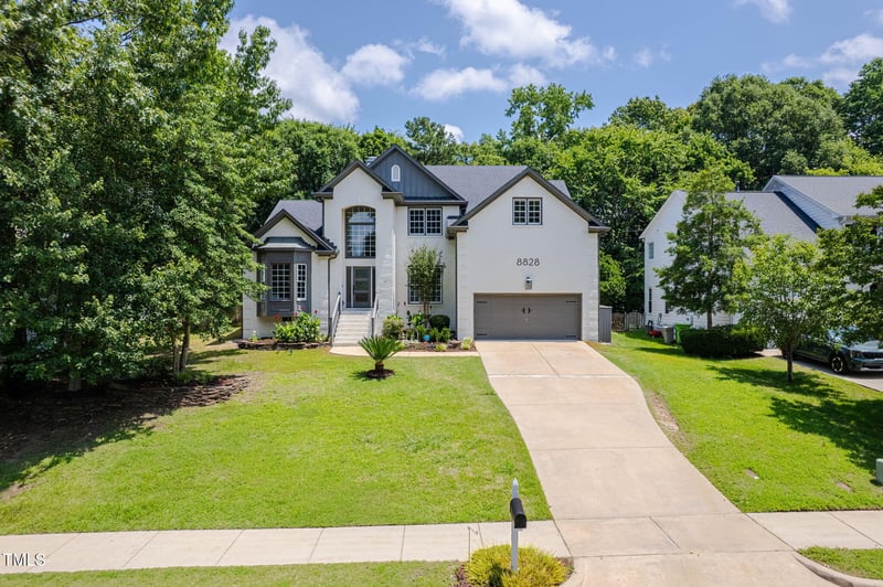 8828 Deerland Grove Dr, Raleigh, NC 27615