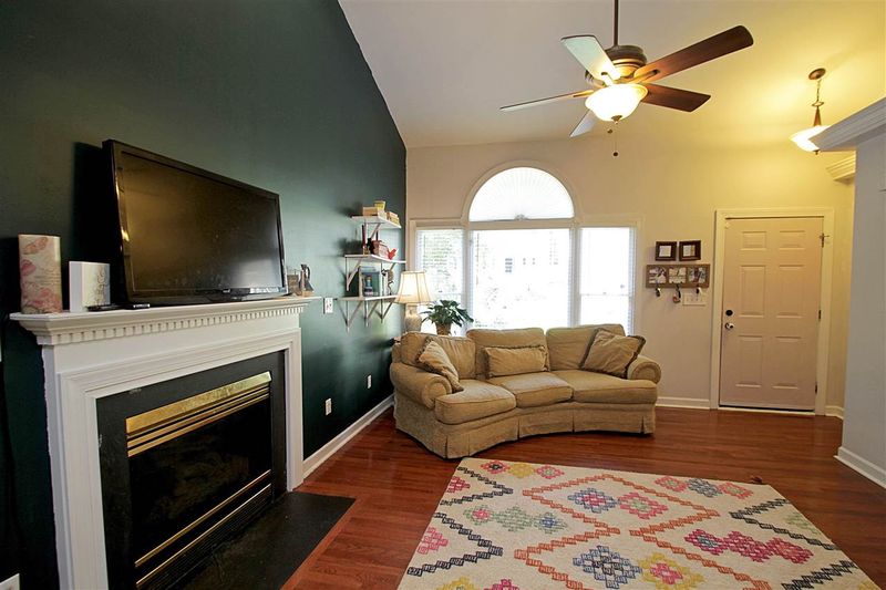 8829 Juaquin Ln, Raleigh, NC 27603