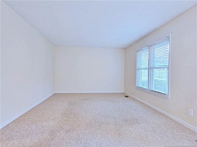 883 De Paul Dr, Fayetteville, NC 28311