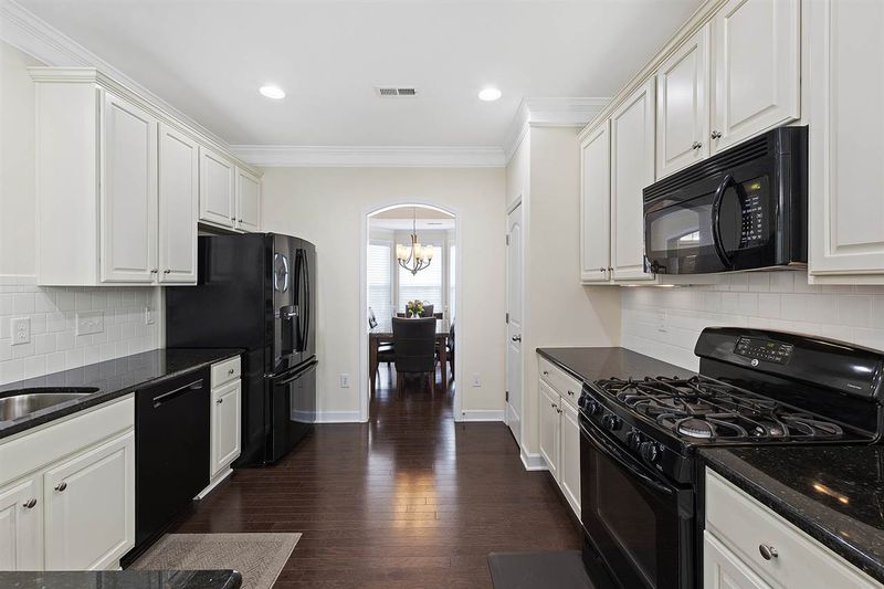 884 Vandalia Dr, Cary, NC 27519