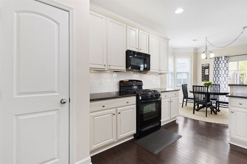 884 Vandalia Dr, Cary, NC 27519