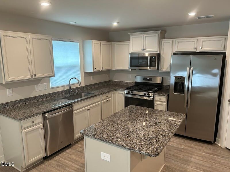 8841 Kenridge Ln, Fuquay Varina, NC 27526