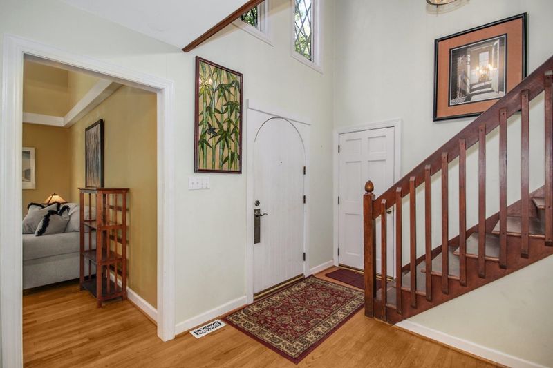 8841 Woodyhill Rd, Raleigh, NC 27613