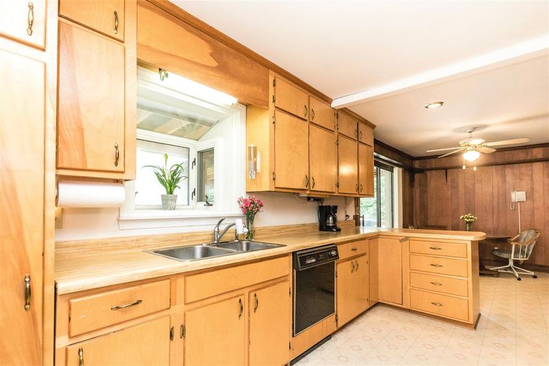 8854 Chapel Hill Rd, Cary, NC 27511