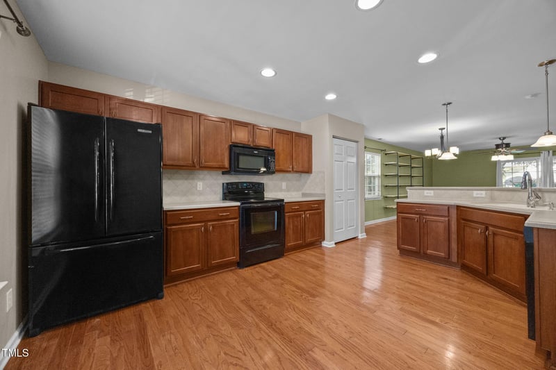 8857 Thornton Town Pl, Raleigh, NC 27616
