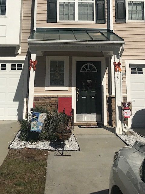 8861 Thornton Town Pl, Raleigh, NC 27616