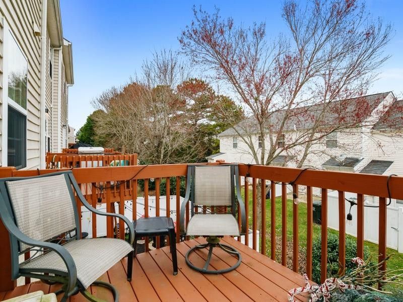 8863 Thornton Town Pl, Raleigh, NC 27616
