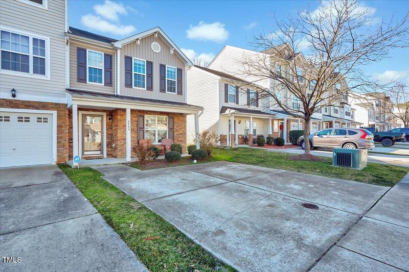 8864 Thornton Town Pl, Raleigh, NC 27616