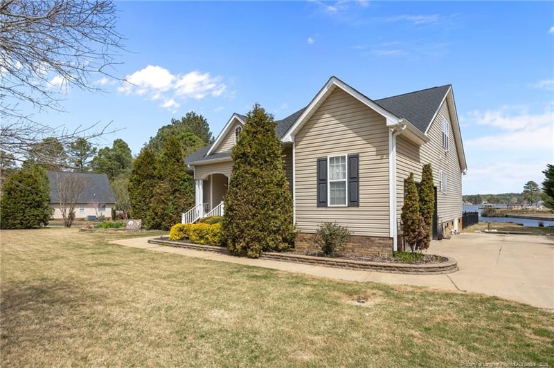 887 Coachman Way, Sanford, NC 27332