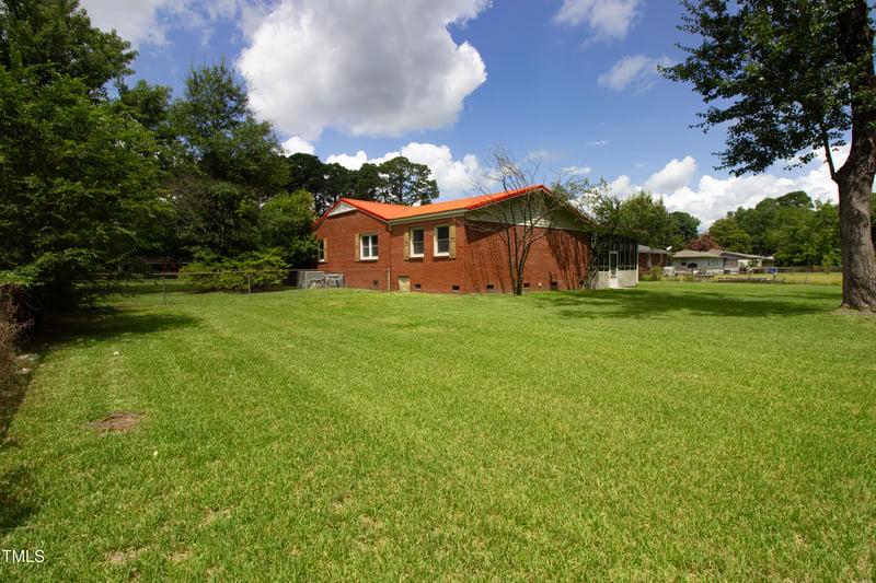 887 Seventy First School Rd, Fayetteville, NC 28314