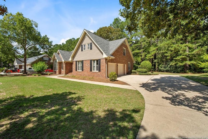 887 Three Wood Dr, Fayetteville, NC 28312