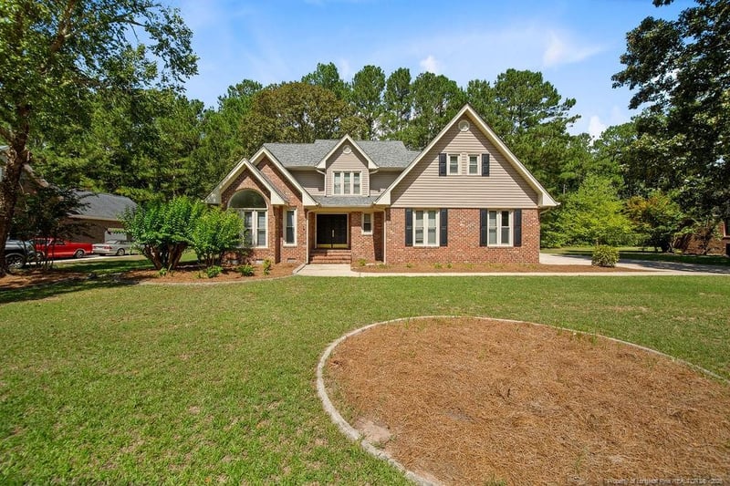 887 Three Wood Dr, Fayetteville, NC 28312