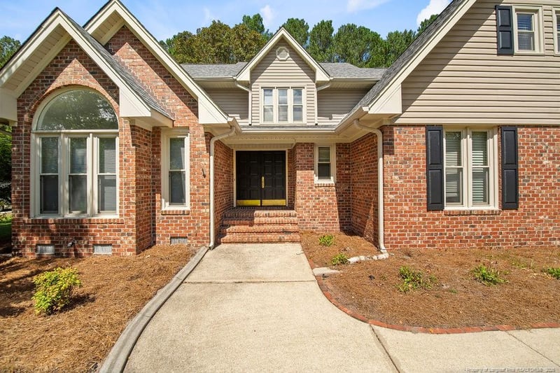 887 Three Wood Dr, Fayetteville, NC 28312