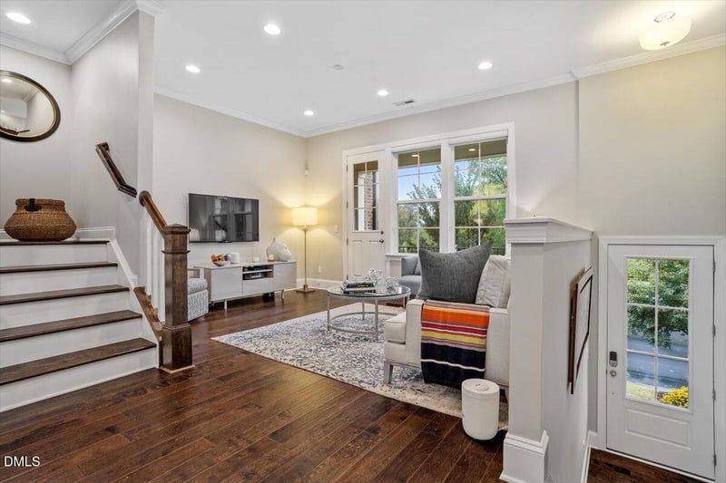 887 Wake Towne Dr, Raleigh, NC 27609