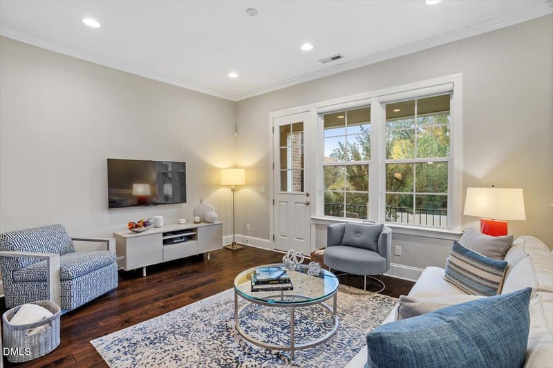 887 Wake Towne Dr, Raleigh, NC 27609