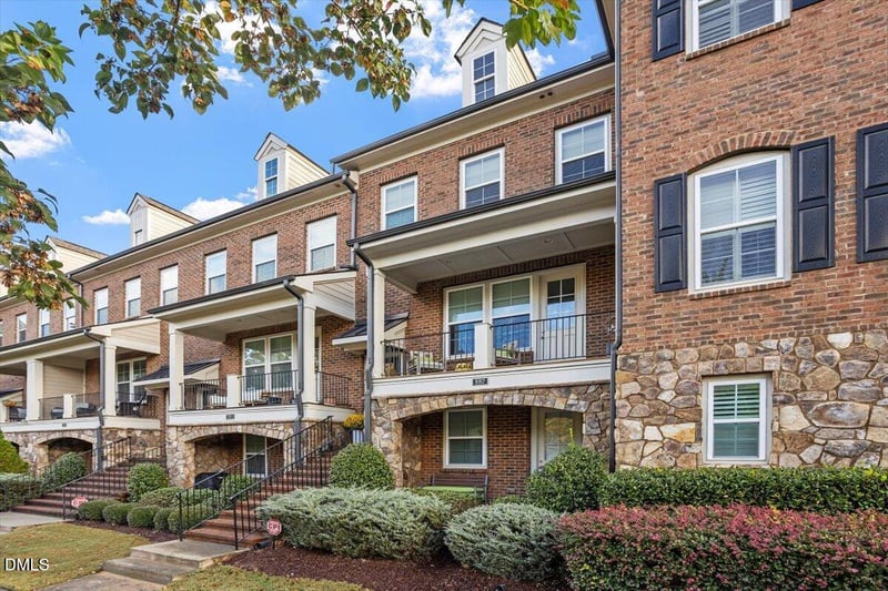 887 Wake Towne Dr, Raleigh, NC 27609