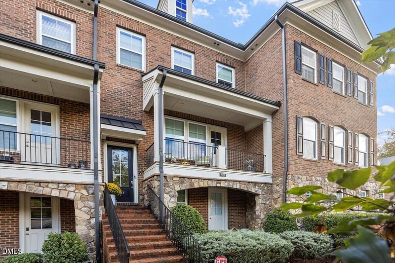 887 Wake Towne Dr, Raleigh, NC 27609