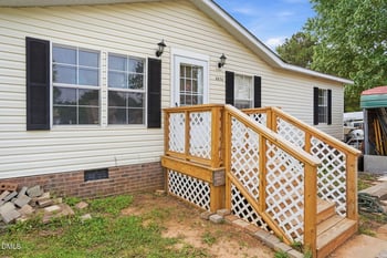 8876 Creek Rd, Willow Springs, NC 27592