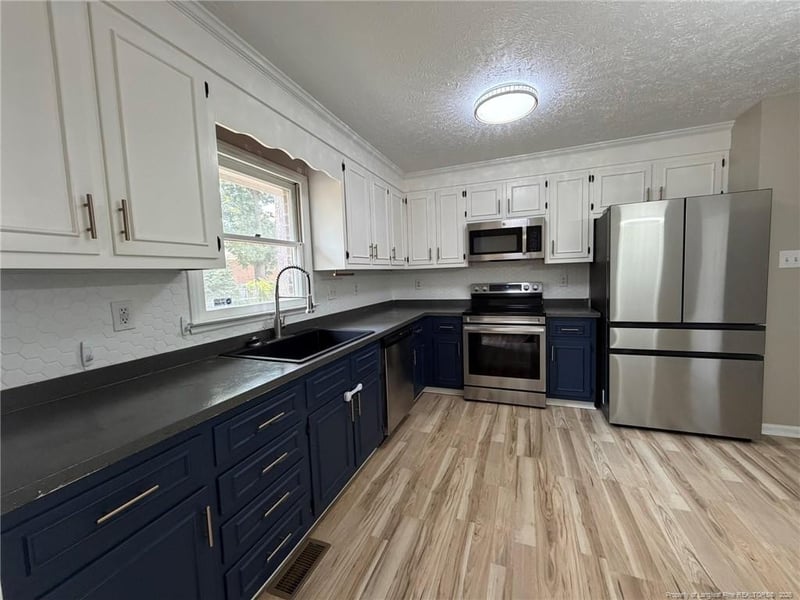 888 Santiato Dr, Fayetteville, NC 28314