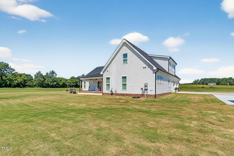 8881 Stricklands Crossroads Rd, Four Oaks, NC 27524