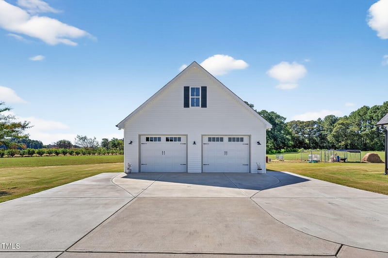 8881 Stricklands Crossroads Rd, Four Oaks, NC 27524