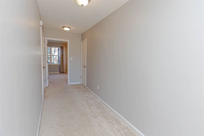 8887 Thornton Town Pl, Raleigh, NC 27616