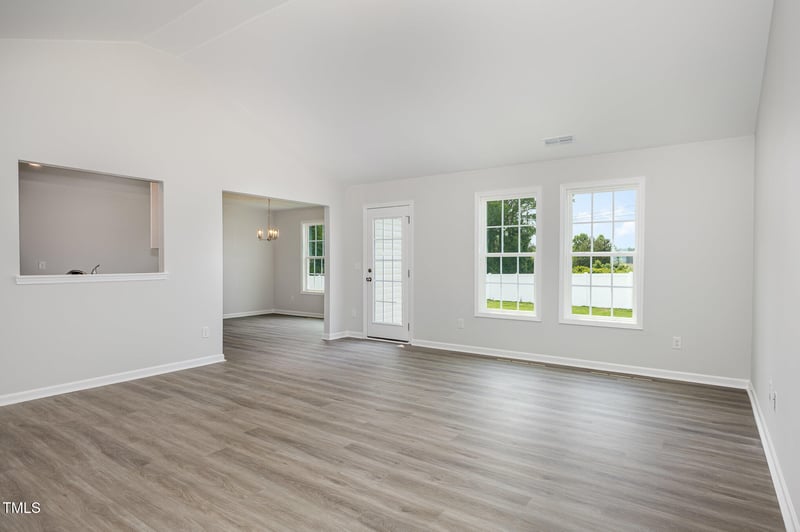 89 Emily Gardens Dr, Selma, NC 27576
