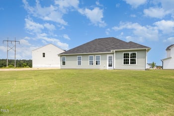 89 Emily Gardens Dr, Selma, NC 27576