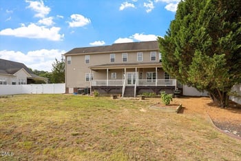 89 River Knoll Dr, Clayton, NC 27527