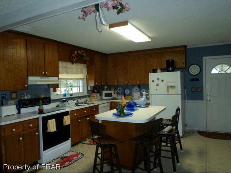 89 E Roy St, Angier, NC 27501